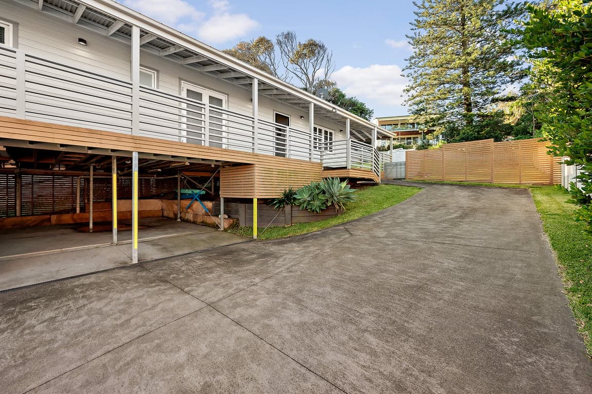 Furnished 3 Bedroom House in Caves Beach