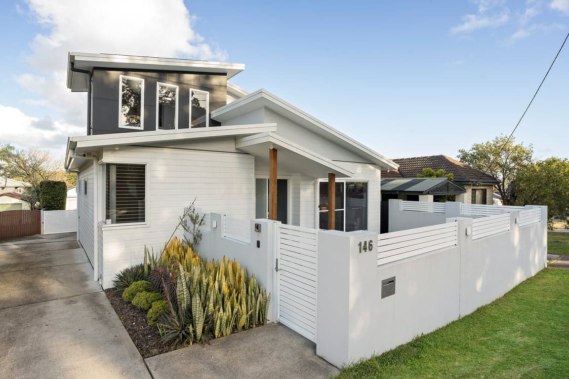 Furnished 4 Bedroom House in Warners Bay
