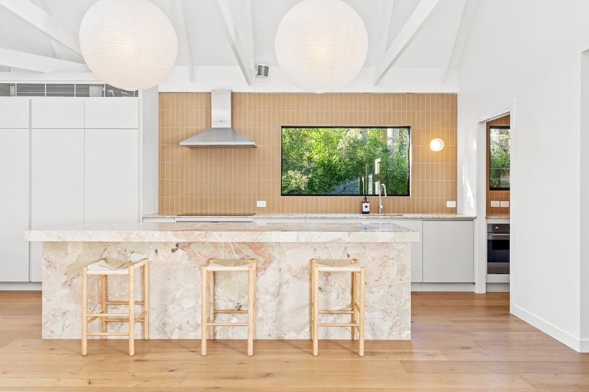 Furnished 5 Bedroom House in Bangalow