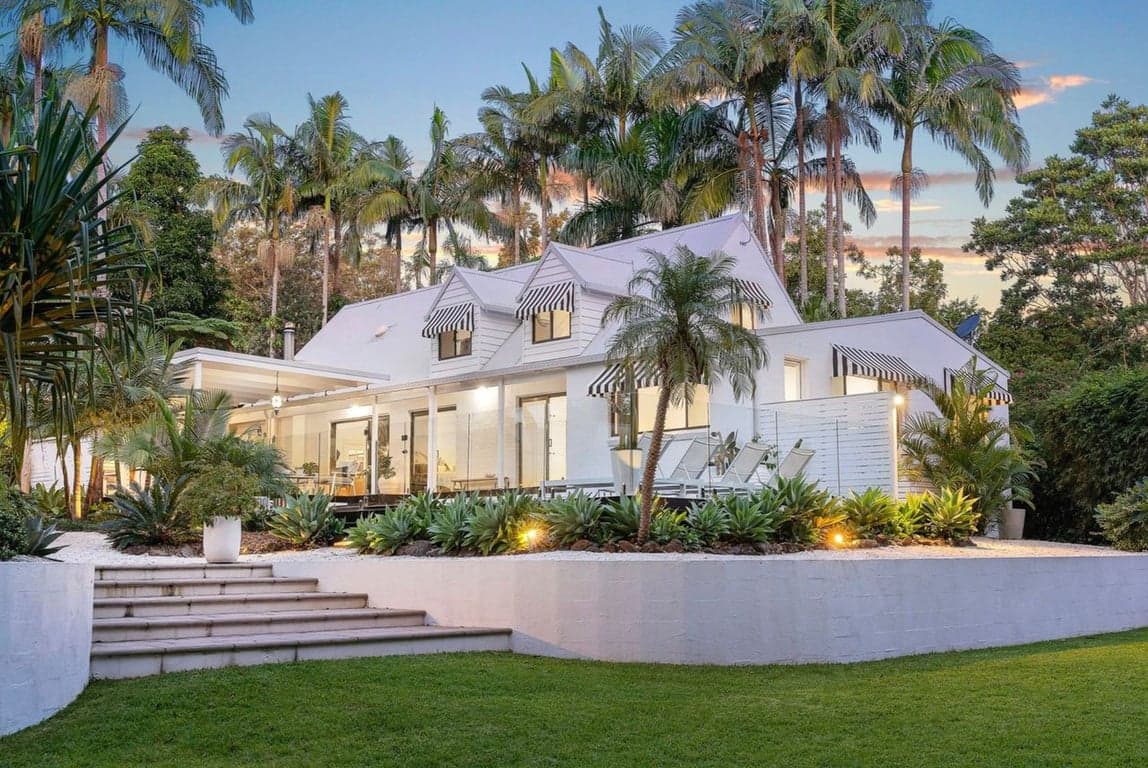 Furnished 5 Bedroom House in Bangalow