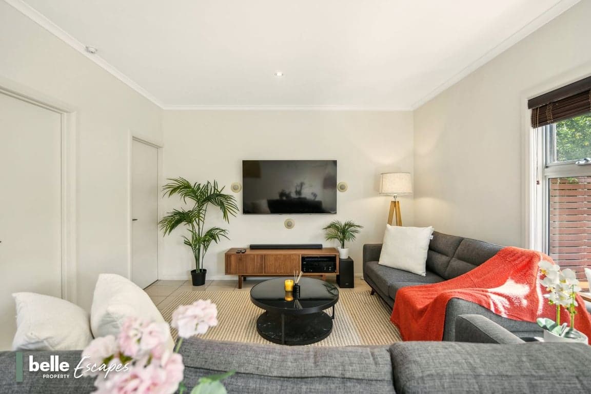 Furnished 3 Bedroom House in Underdale