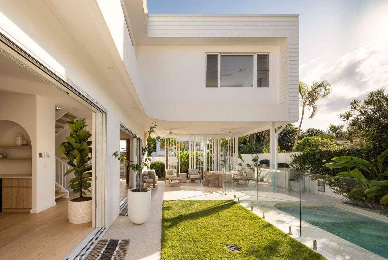 Furnished 4 Bedroom House in Burleigh Heads
