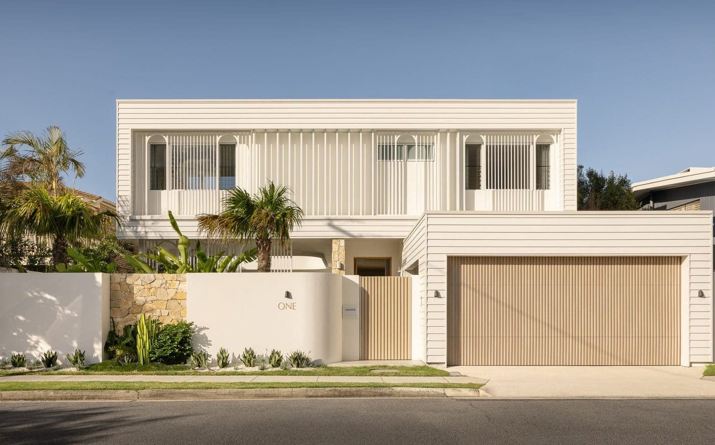 Furnished 4 Bedroom House in Burleigh Heads