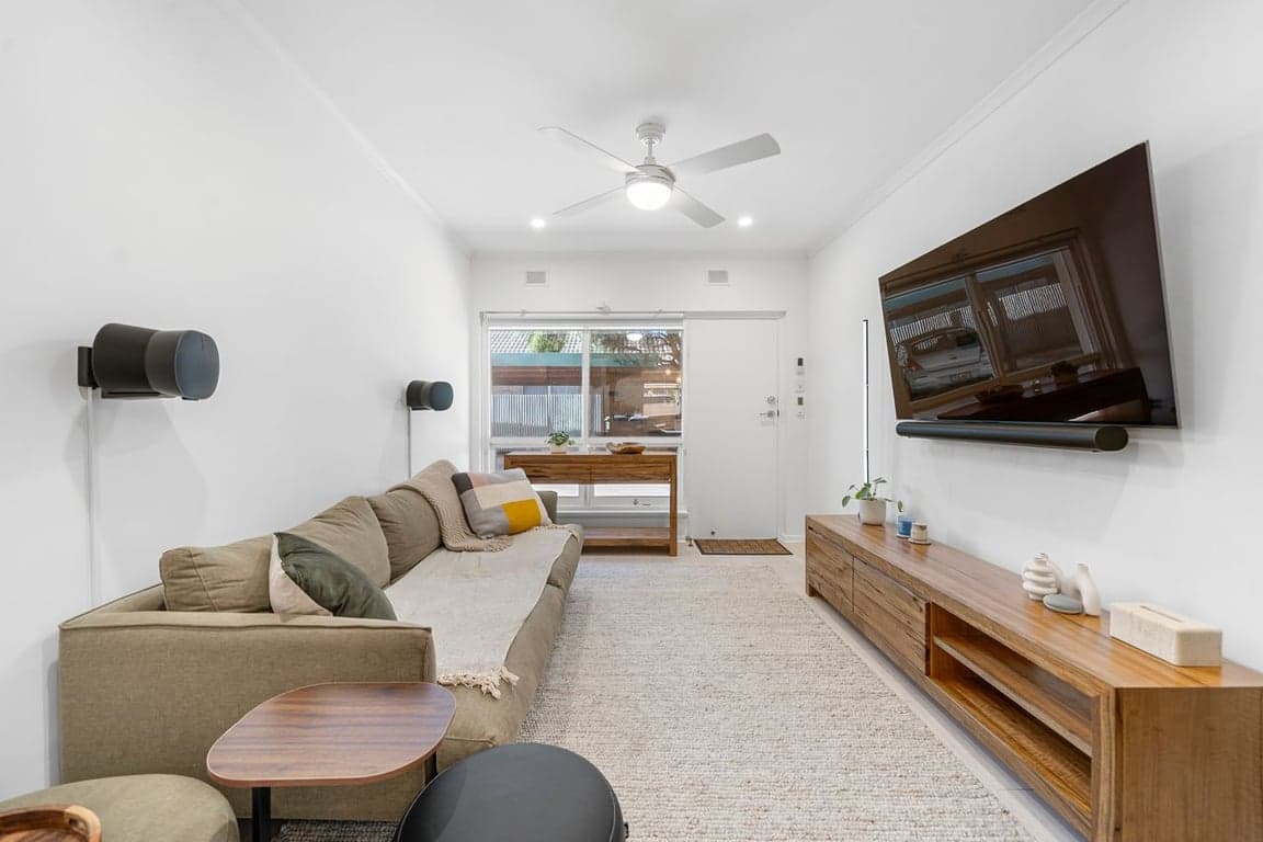 Furnished 2 Bedroom House in Henley Beach