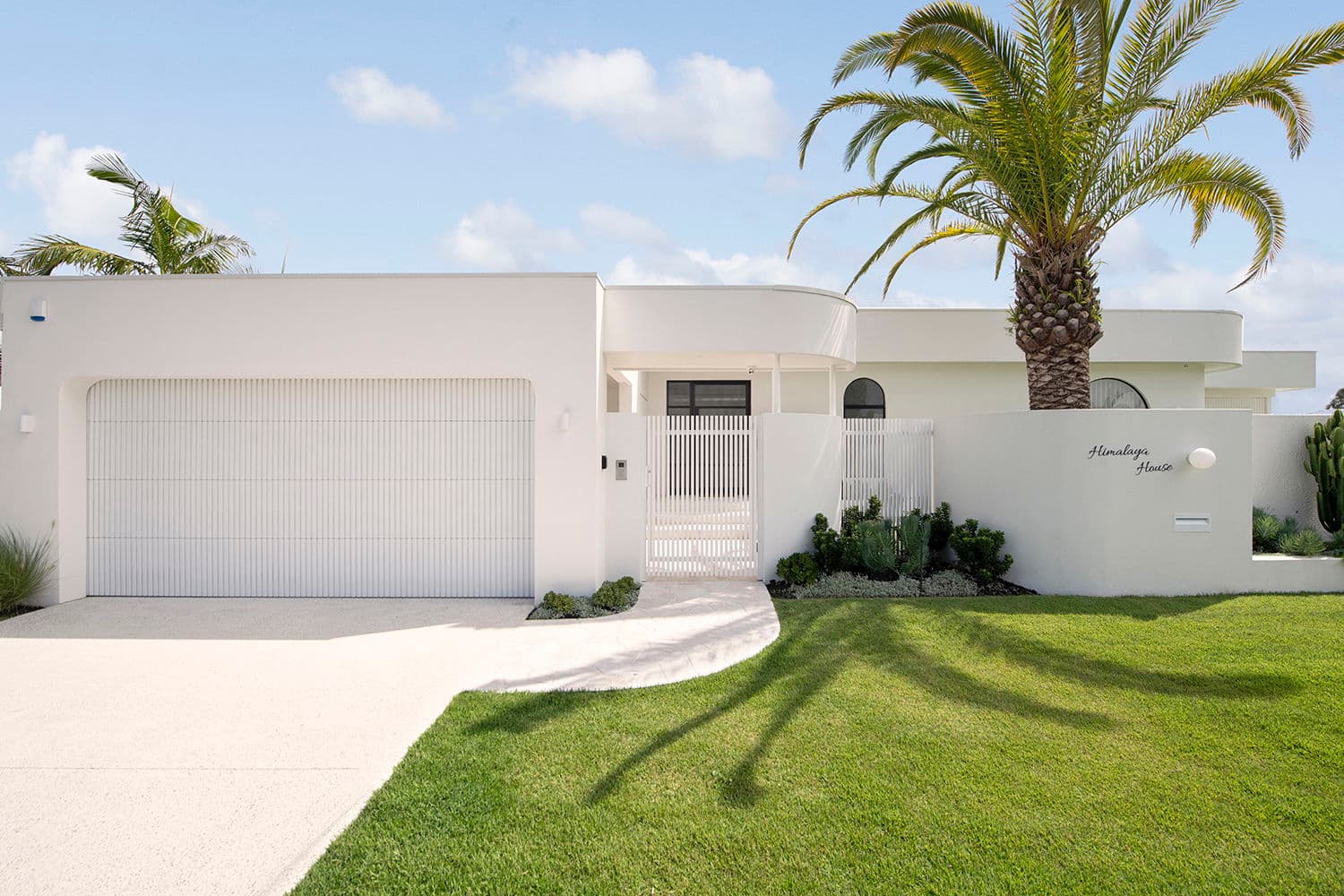 Furnished 4 Bedroom House in Mermaid Waters