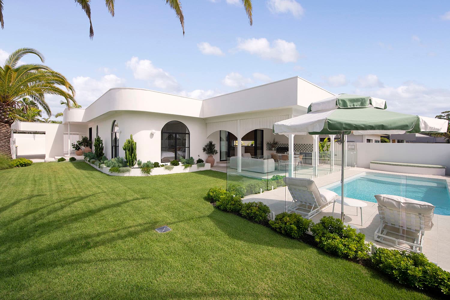 Furnished 4 Bedroom House in Mermaid Waters