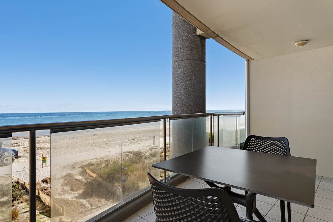 Furnished 1 Bedroom House in Glenelg