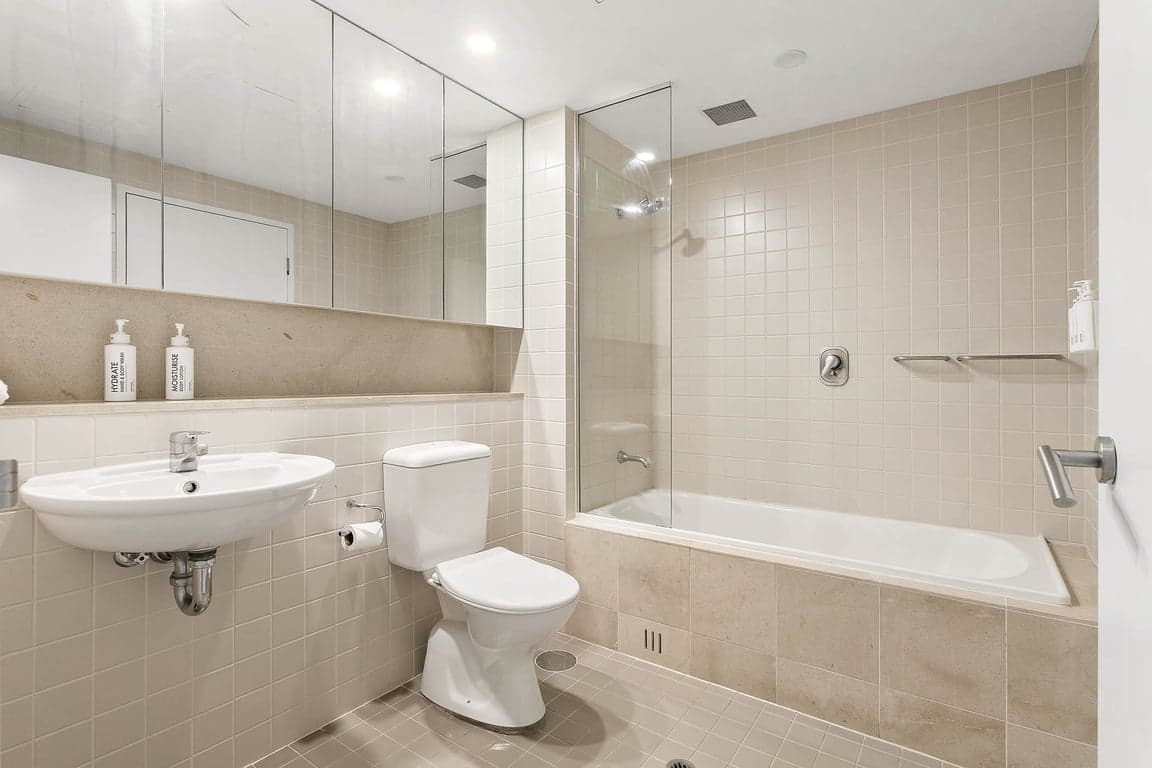 Furnished 1 Bedroom House in Glenelg