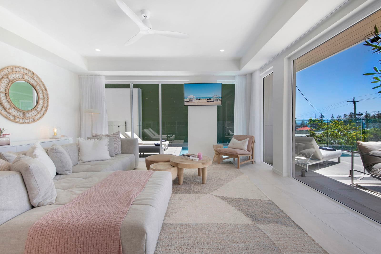 Furnished 3 Bedroom Apartment in Burleigh Heads