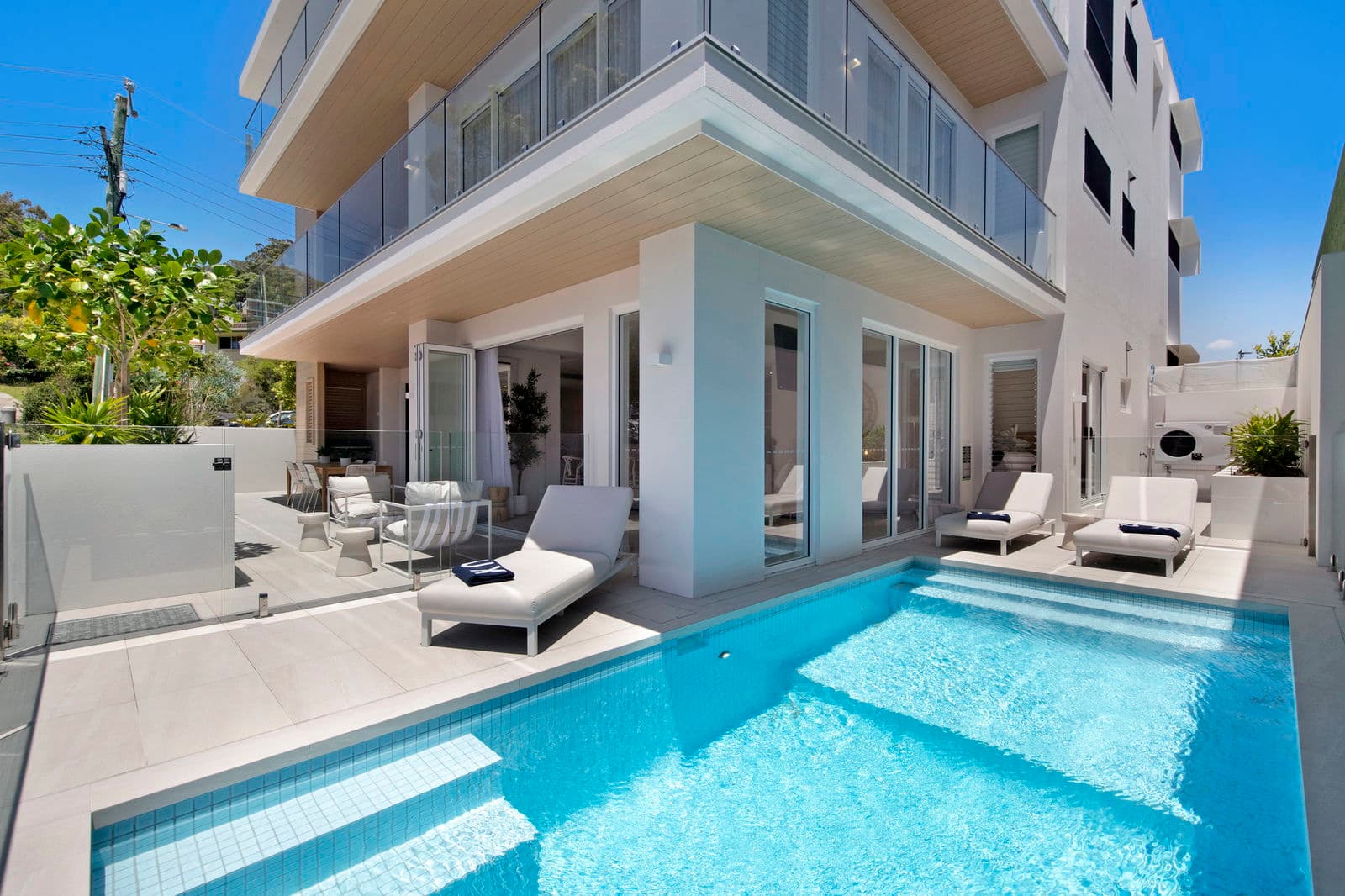 Furnished 3 Bedroom Apartment in Burleigh Heads