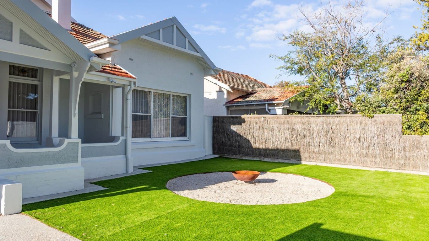 Furnished 4 Bedroom House in Henley Beach