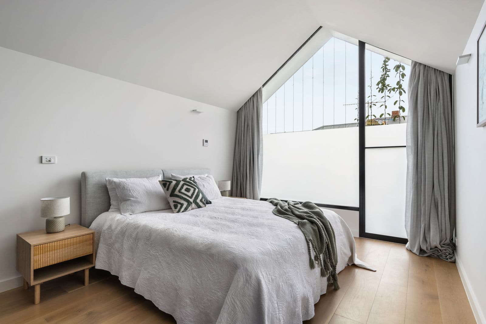 Furnished 3 Bedroom House in Port Melbourne