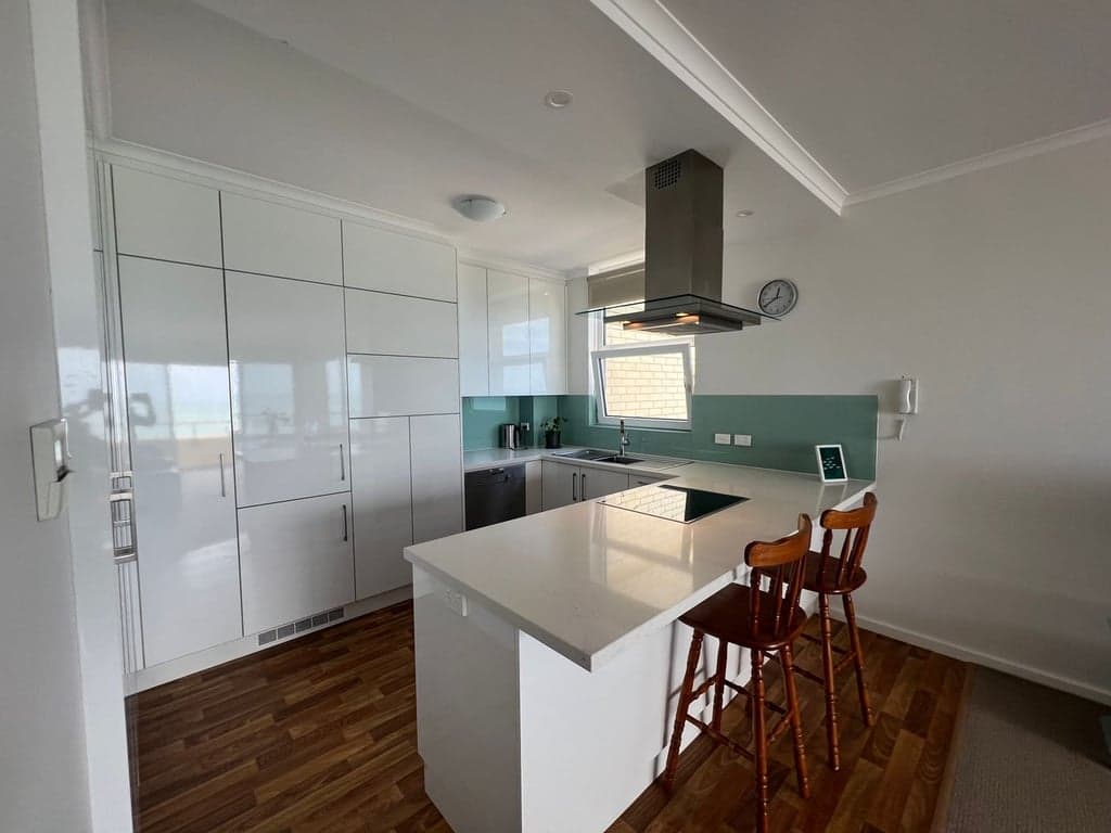 Furnished 2 Bedroom House in Glenelg North