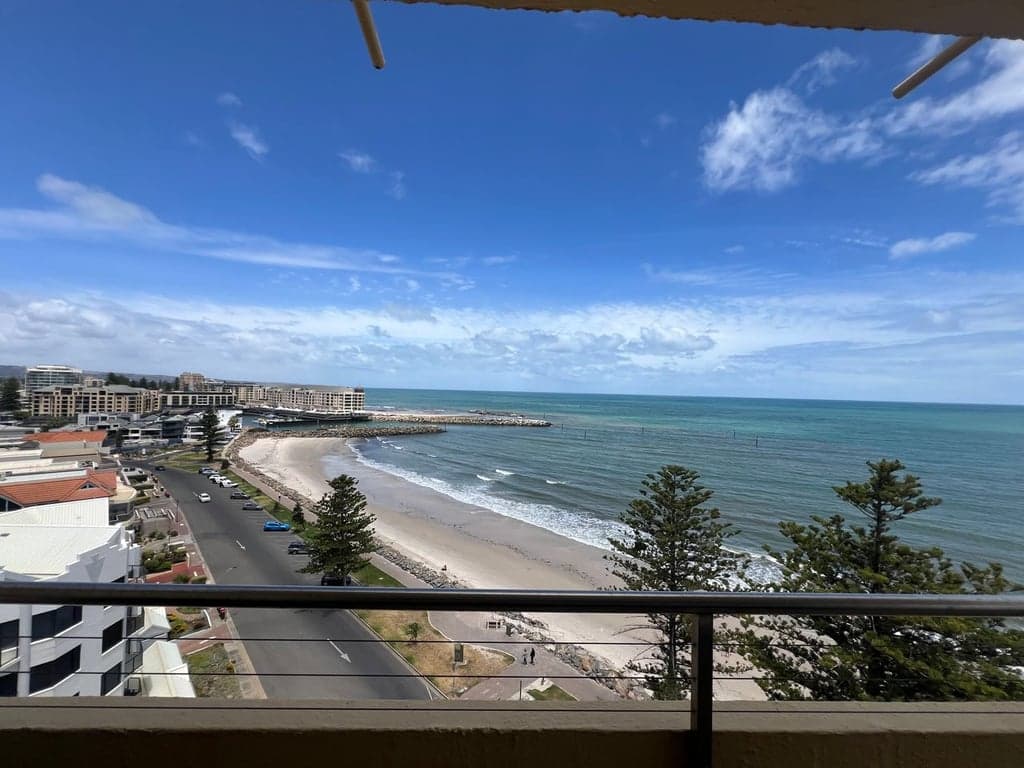 Furnished 2 Bedroom House in Glenelg North