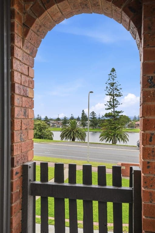 Furnished 3 Bedroom House in Glenelg North