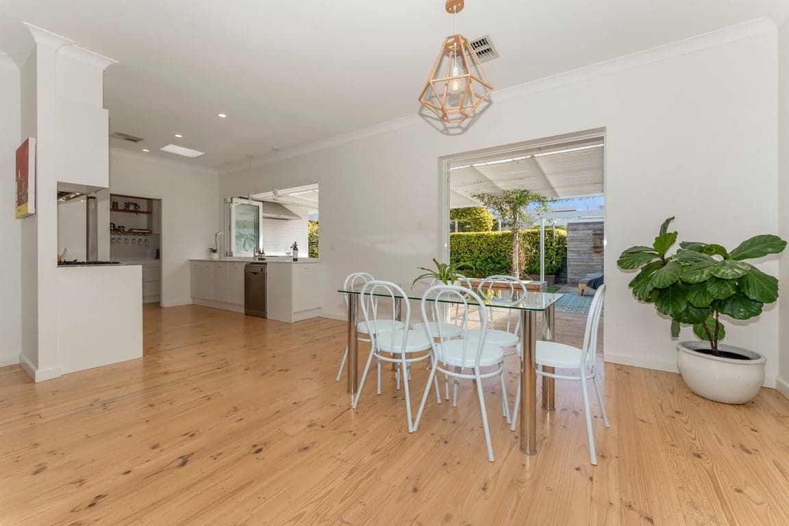 Furnished 3 Bedroom House in Glenelg North