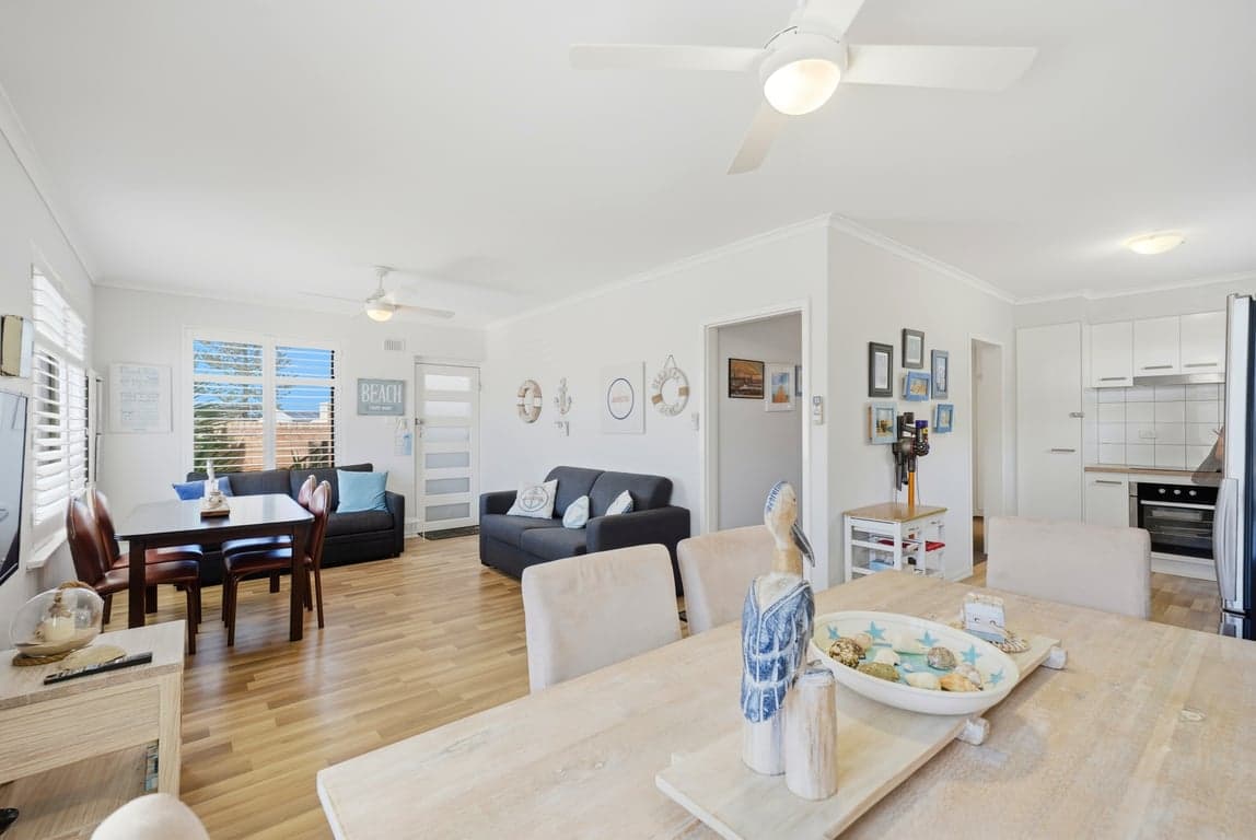 Furnished 2 Bedroom House in Glenelg South
