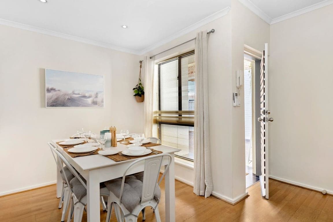 Furnished 3 Bedroom House in West Beach
