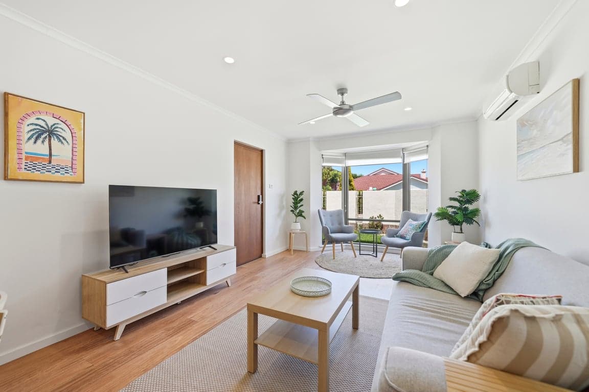 Furnished 2 Bedroom House in Glenelg North