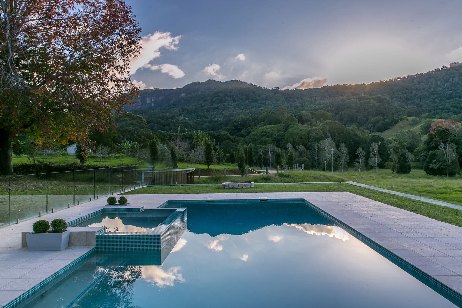 Furnished 8 Bedroom Farm stay in Currumbin Valley