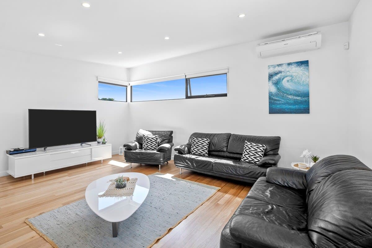 Furnished 3 Bedroom Rental in Torquay