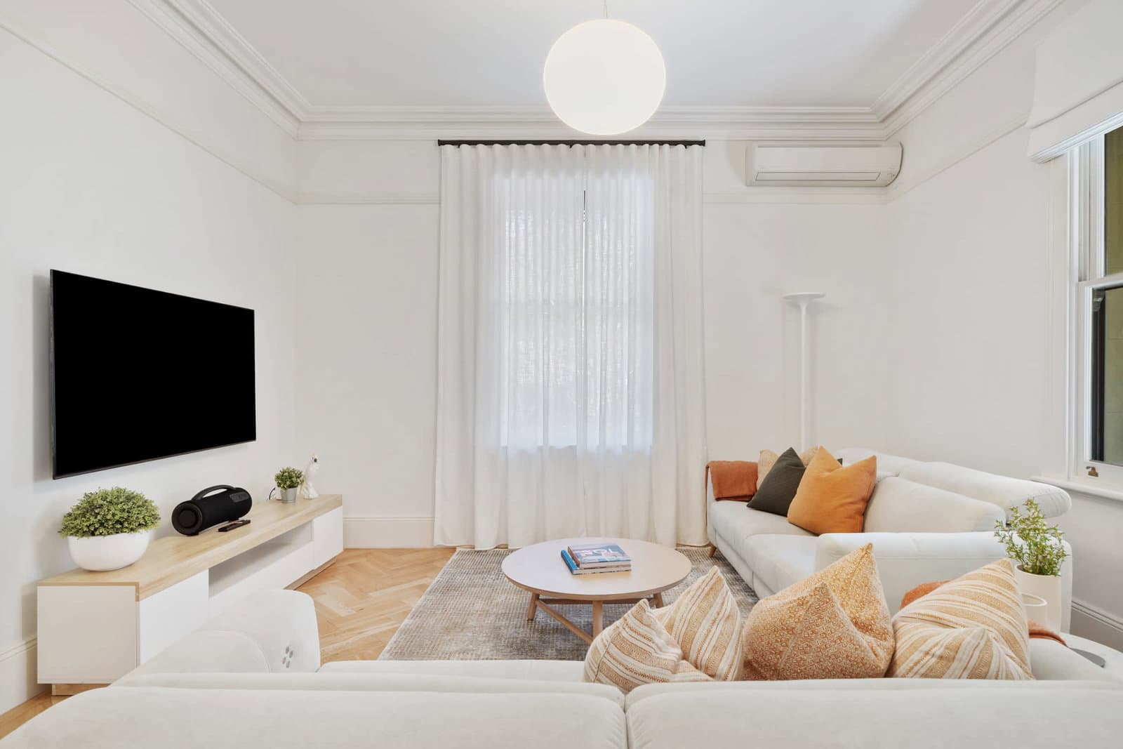Furnished 3 Bedroom House in Newtown