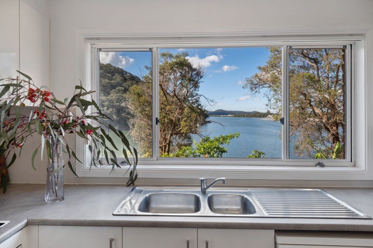 Furnished 2 Bedroom House in Horsfield Bay
