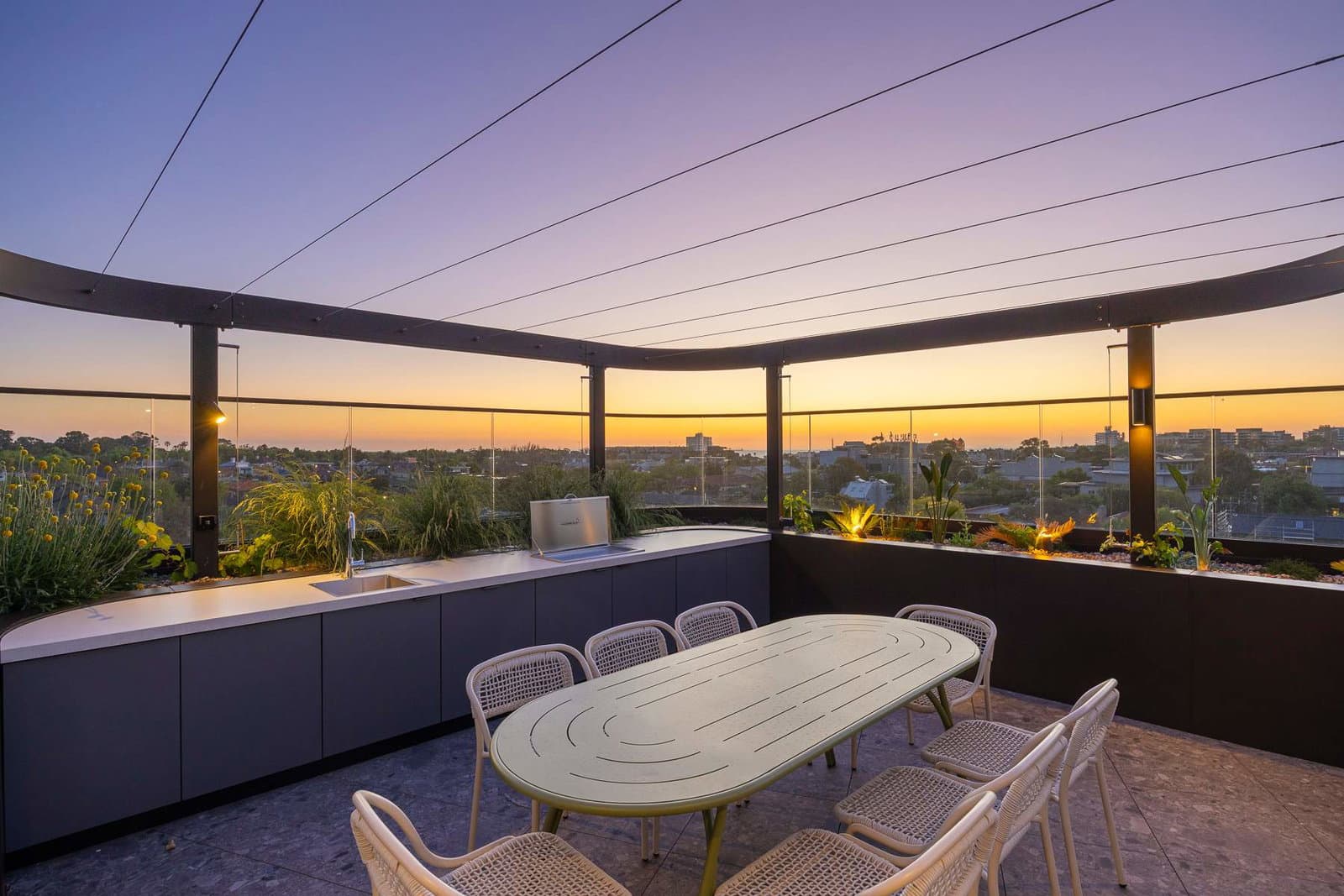 Furnished 2 Bedroom Apartment in St Kilda