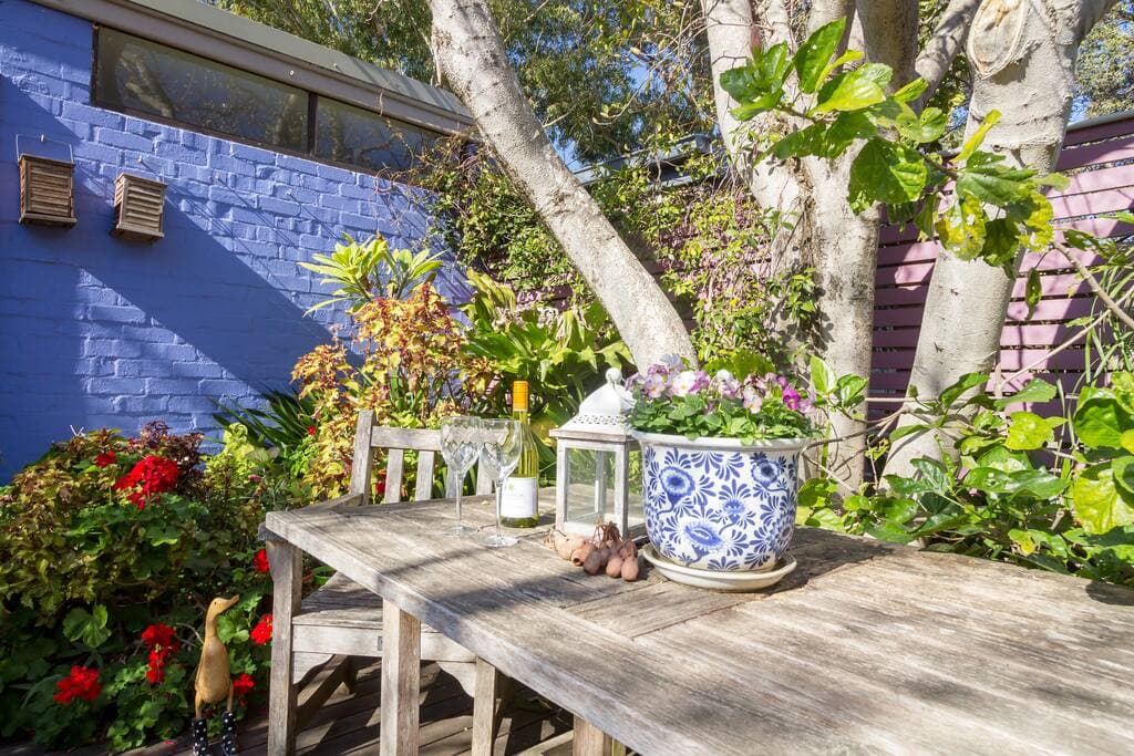 Furnished 1 Bedroom Apartment in Annandale