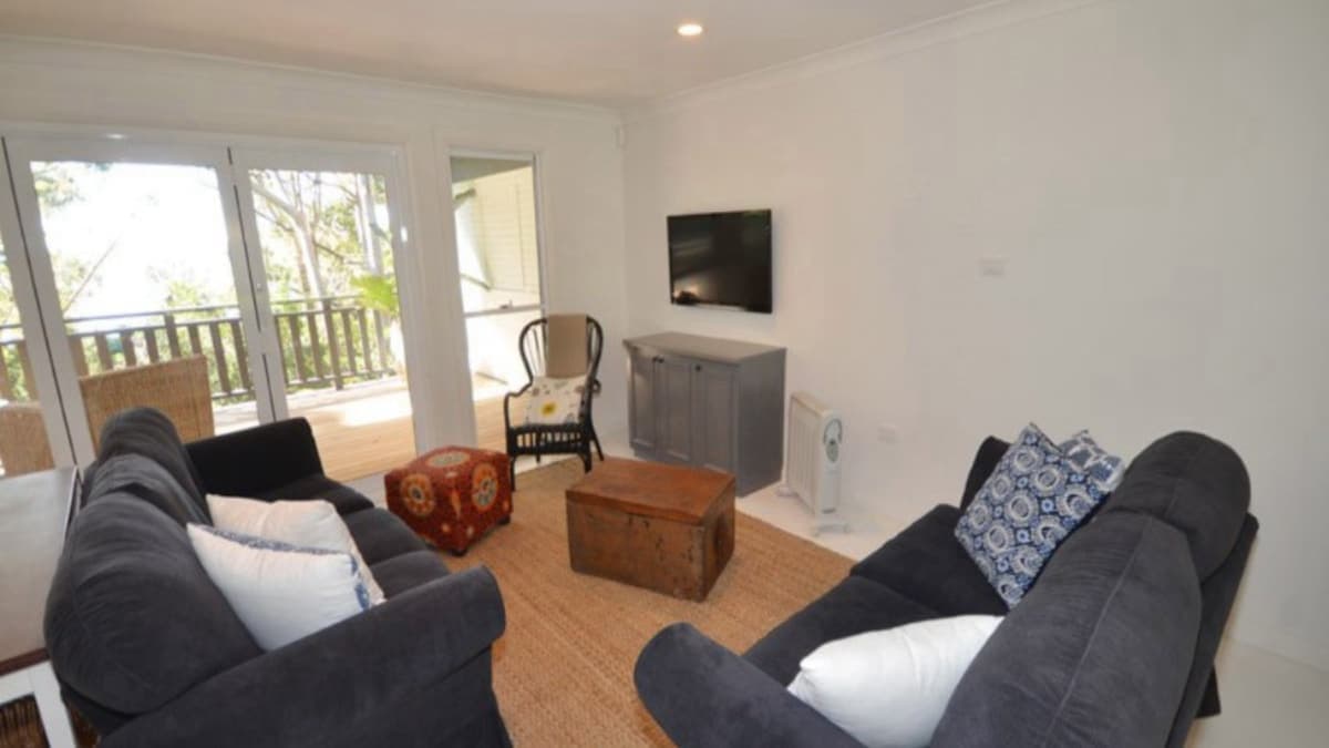 Furnished 5 Bedroom House in Avoca Beach