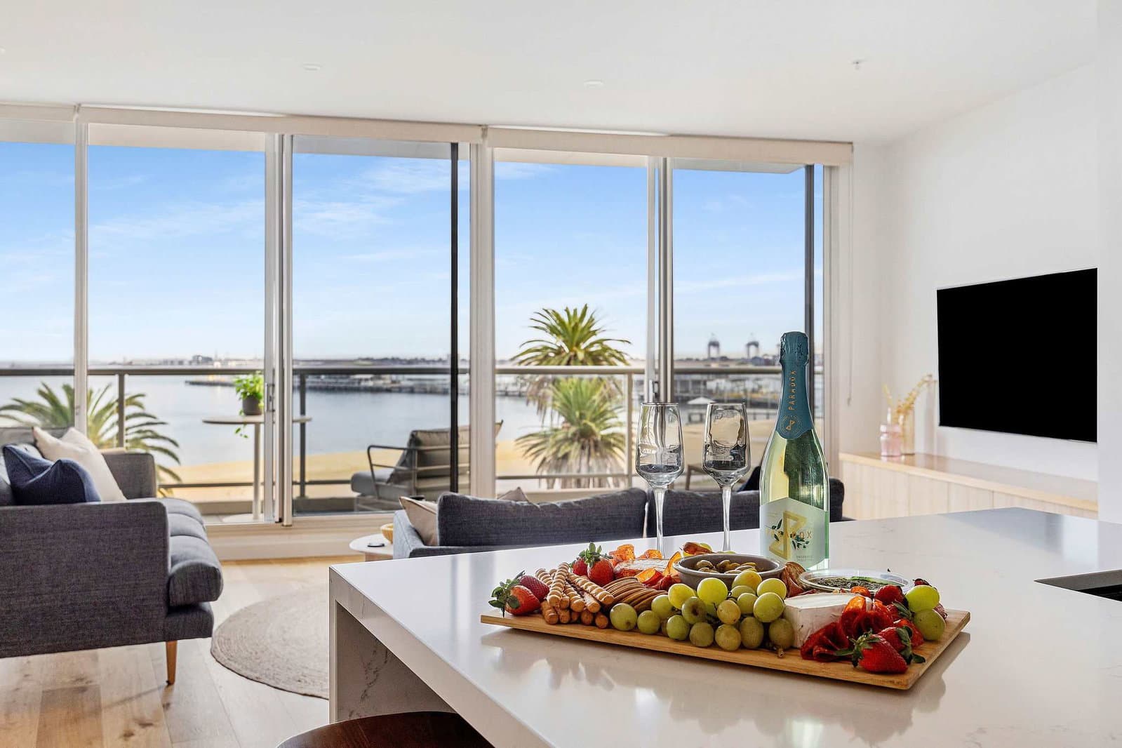 Furnished 3 Bedroom Apartment in Port Melbourne
