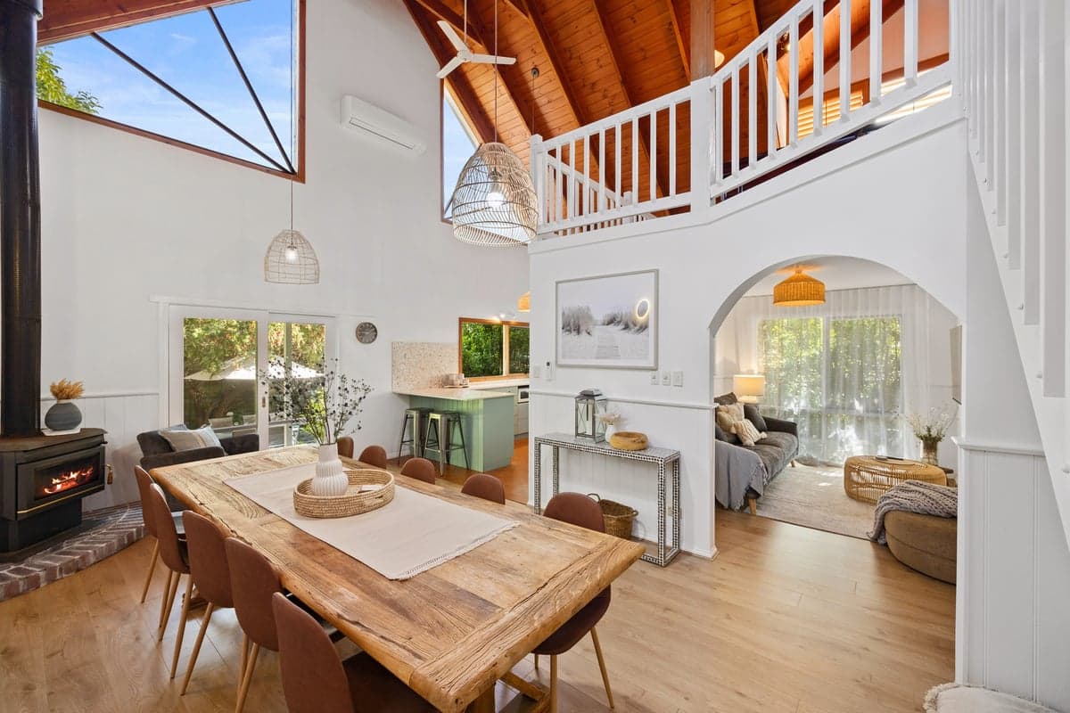Furnished 5 Bedroom House in Inverloch