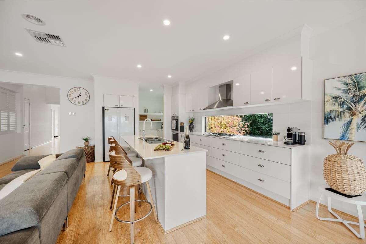 Furnished 4 Bedroom House in Inverloch