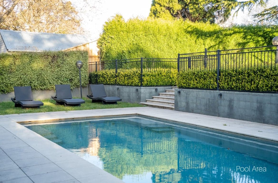 Furnished 5 Bedroom House in Burradoo