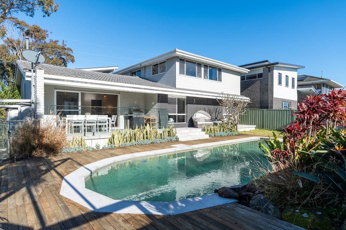 Furnished 5 Bedroom House in Budgewoi