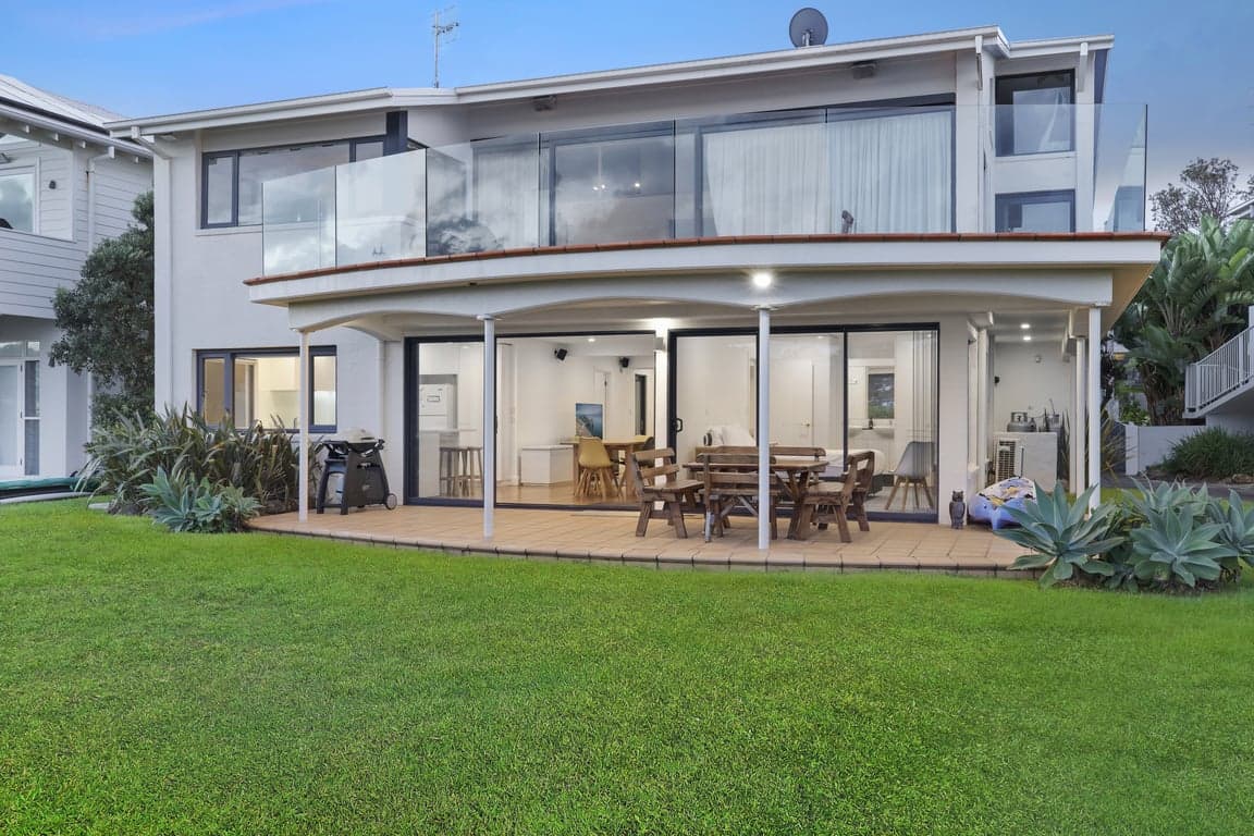 Furnished 2 Bedroom House in North Avoca