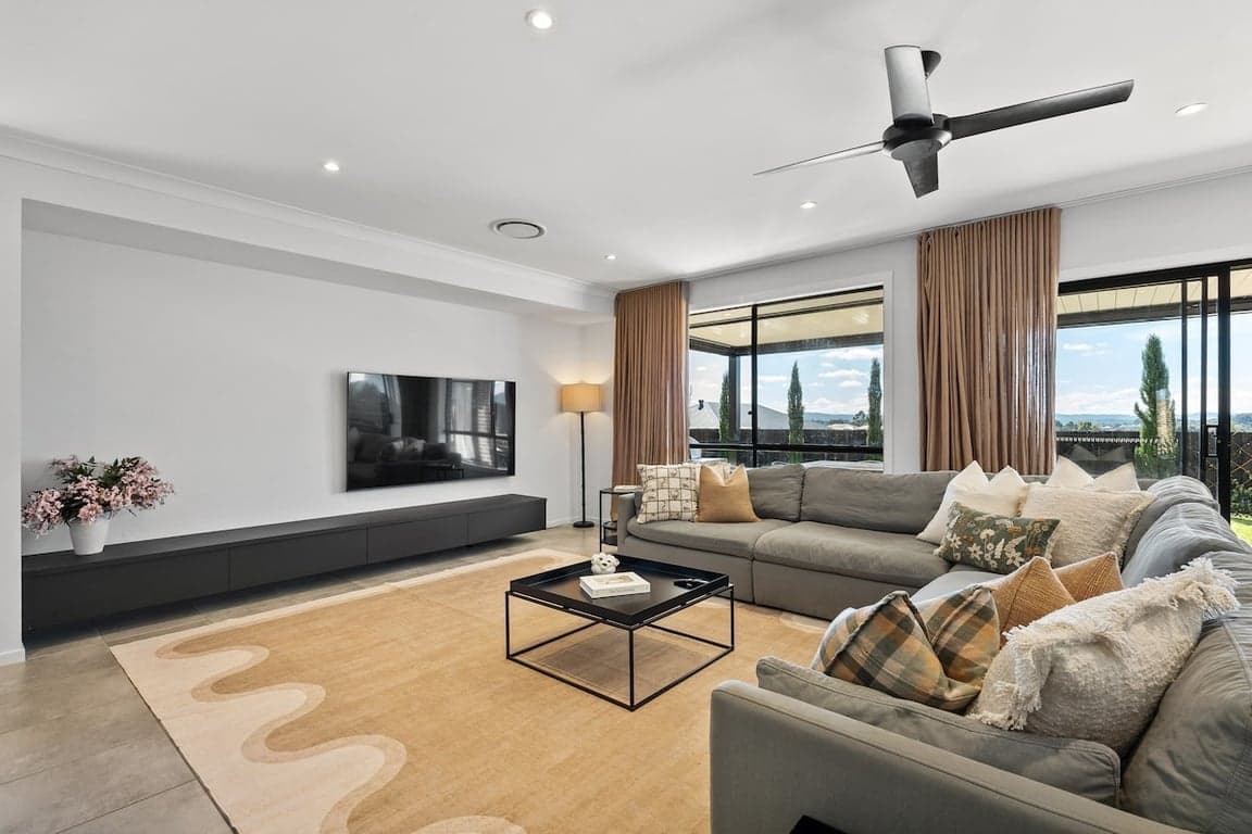 Furnished 5 Bedroom House in Moss Vale