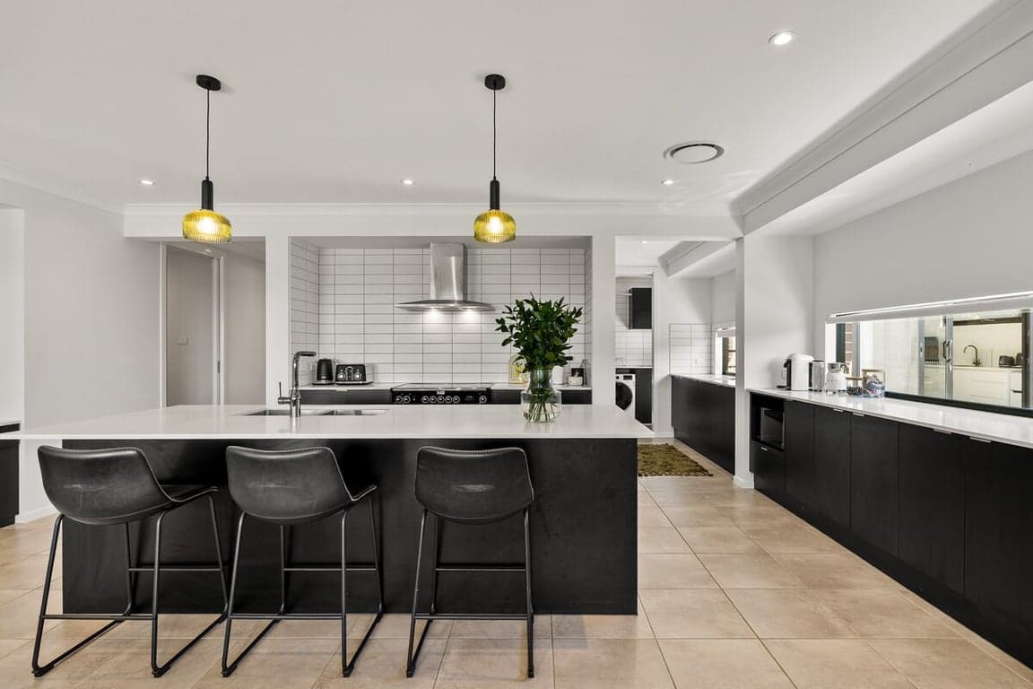 Furnished 5 Bedroom House in Moss Vale