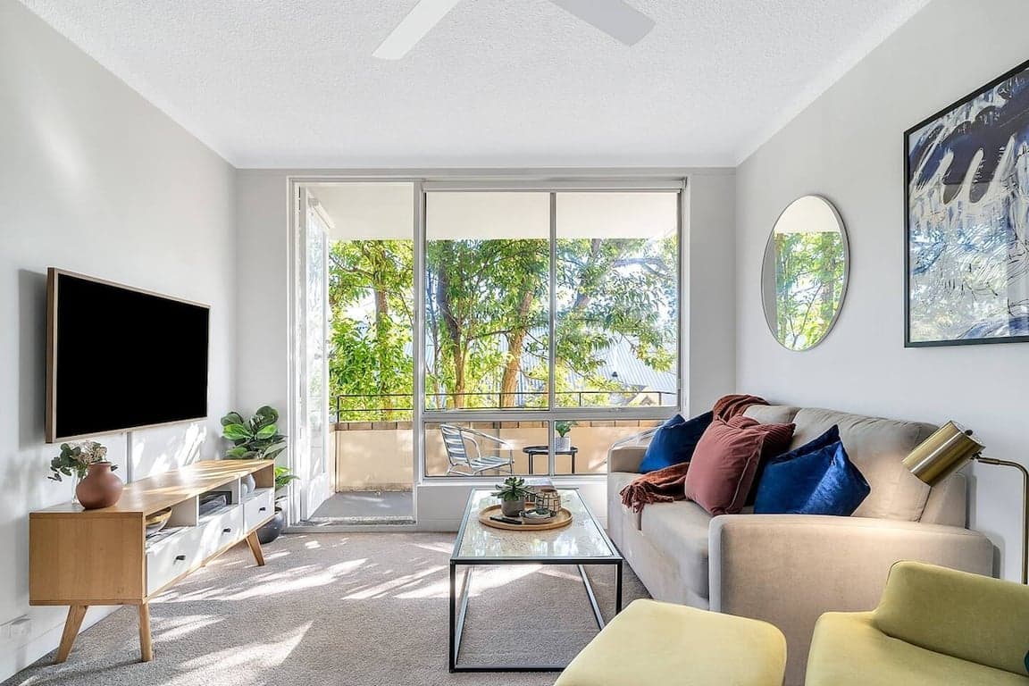 Furnished 2 Bedroom House in Crows Nest