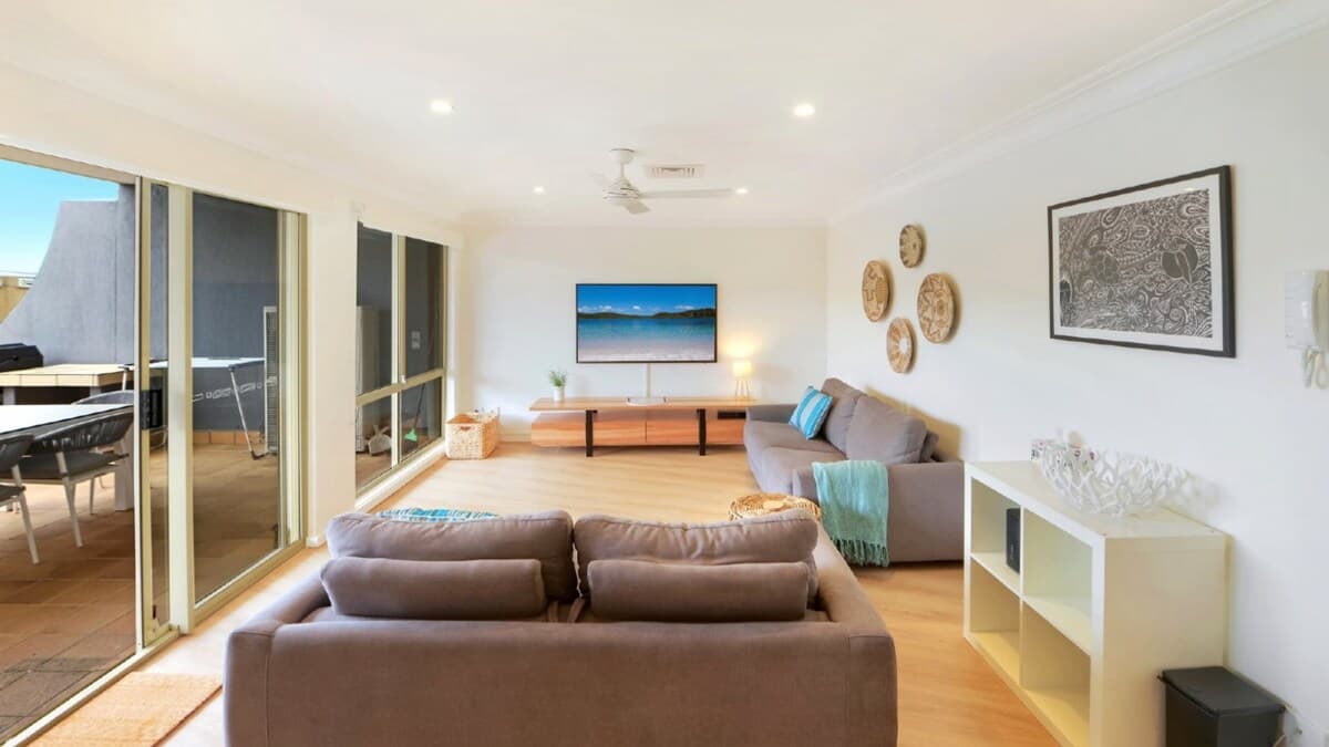 Furnished 3 Bedroom House in North Avoca