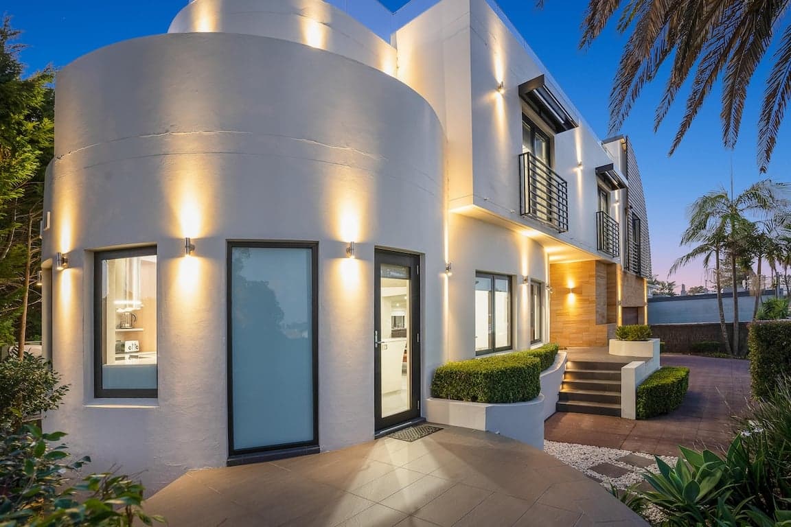 Furnished 4 Bedroom House in Wamberal