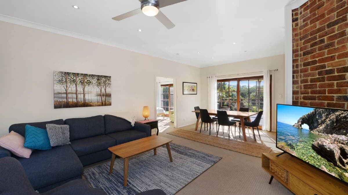 Furnished 4 Bedroom House in Kincumber