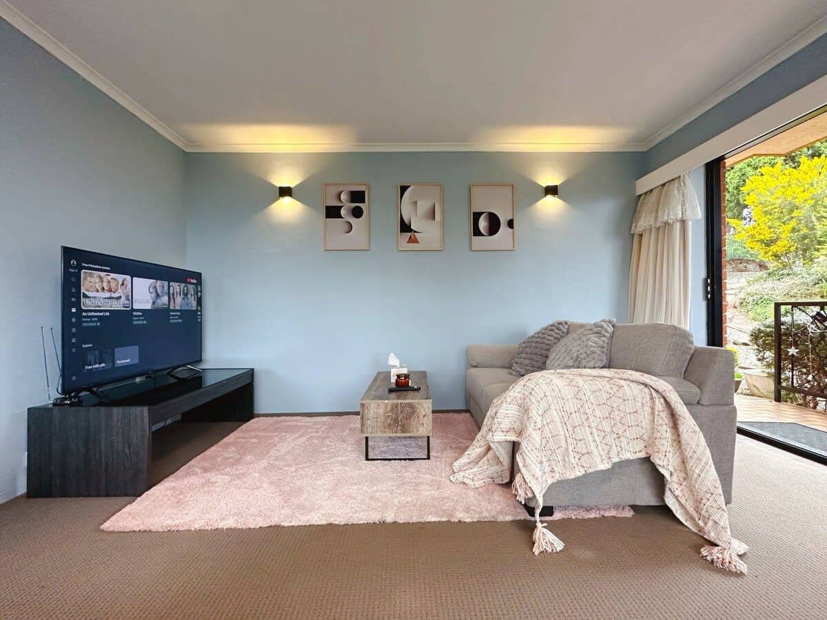 Furnished 2 Bedroom Apartment in South Hobart