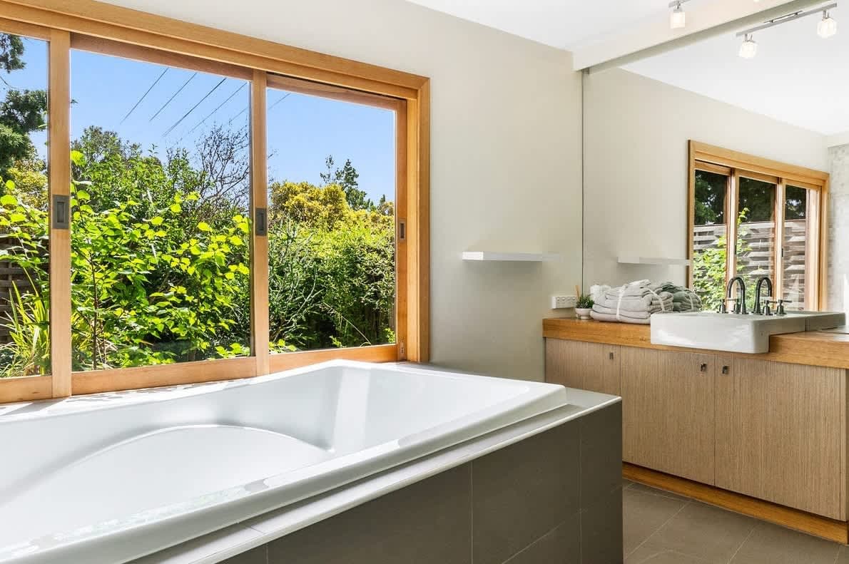 Furnished 4 Bedroom House in New Town