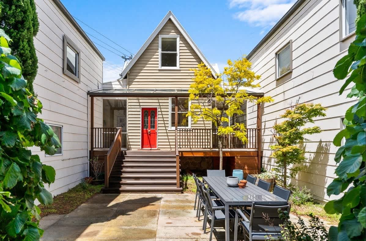 Furnished 4 Bedroom House in New Town
