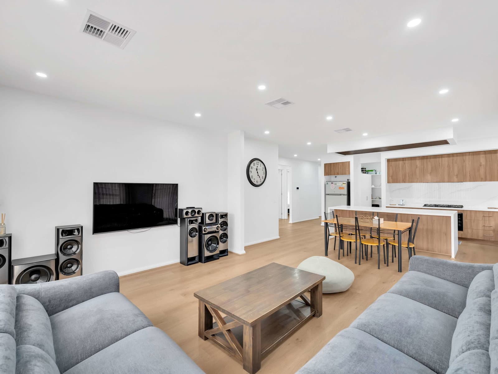 Furnished 4 Bedroom House in Wallan