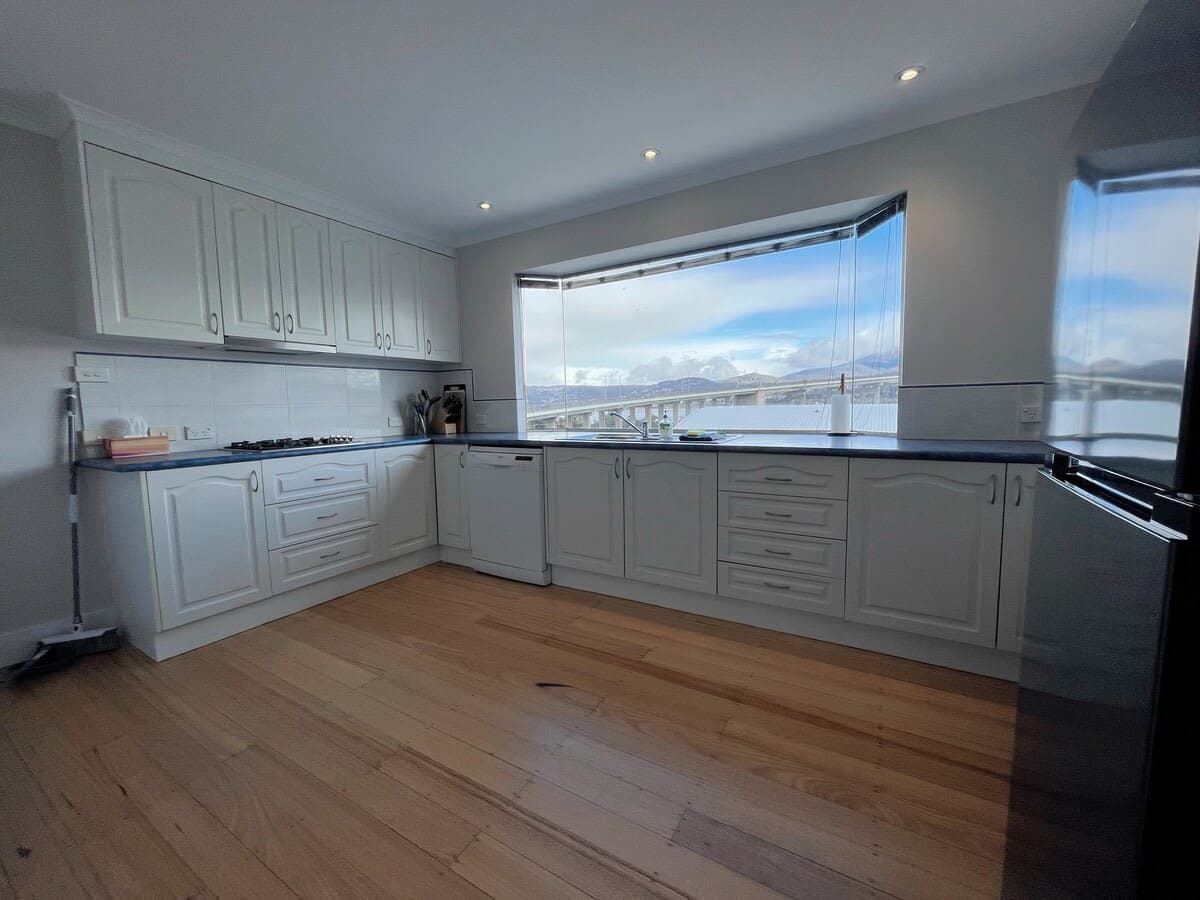 Furnished 2 Bedroom House in Rose Bay