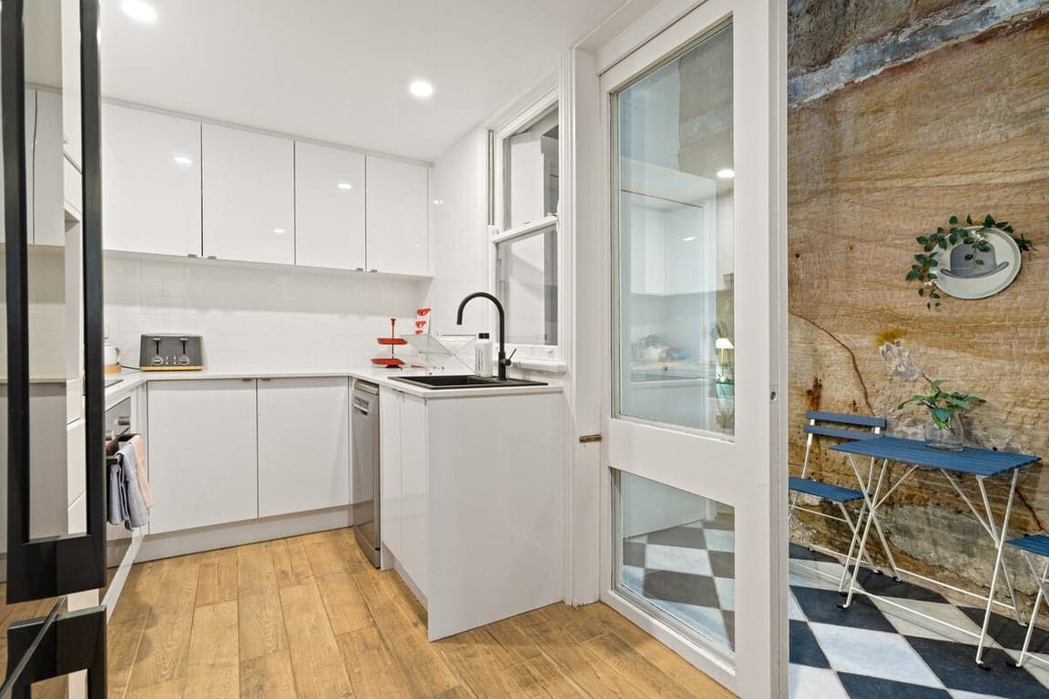 Furnished 3 Bedroom House in Millers Point
