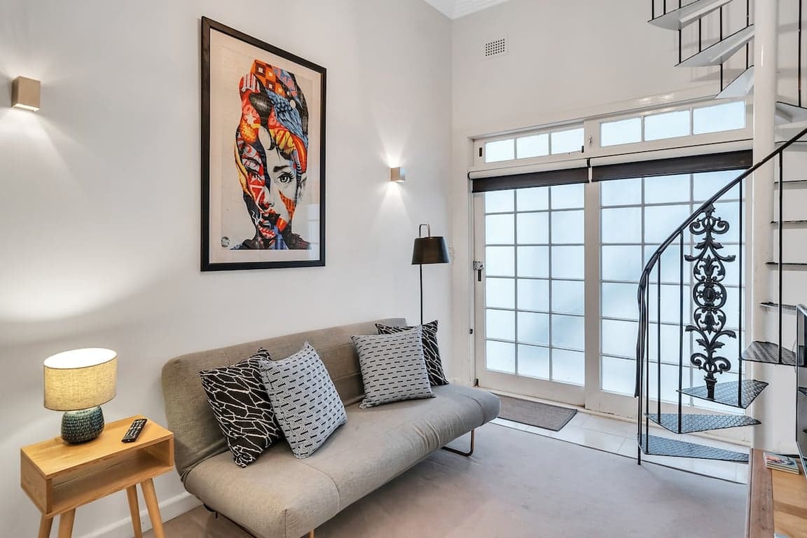 Furnished 2 Bedroom House in Kirribilli