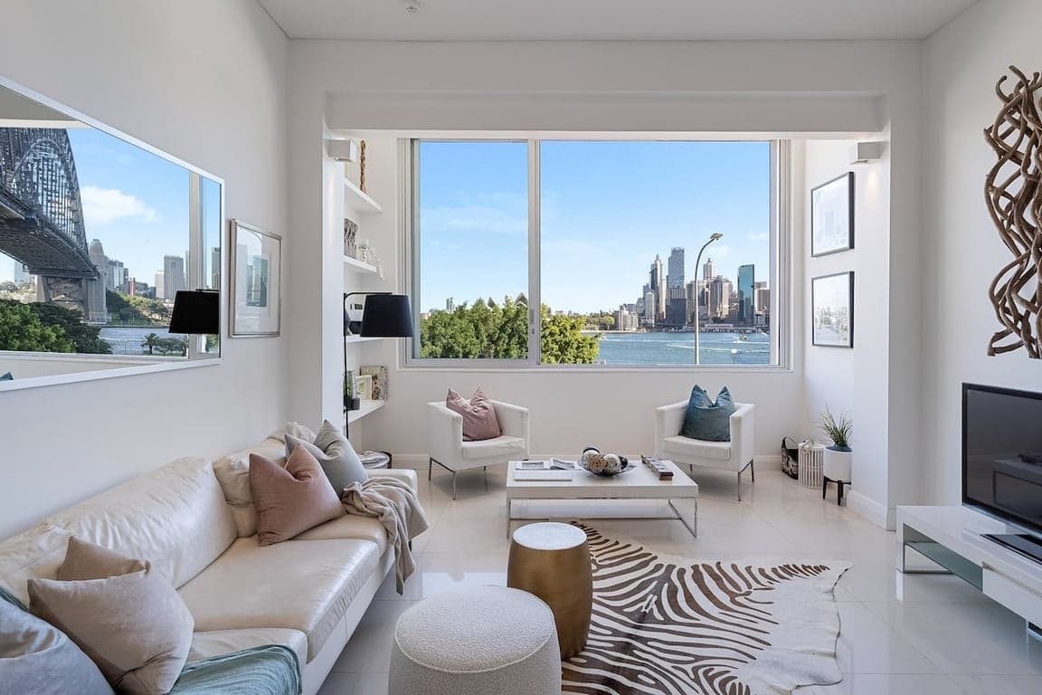 Furnished 2 Bedroom House in Kirribilli